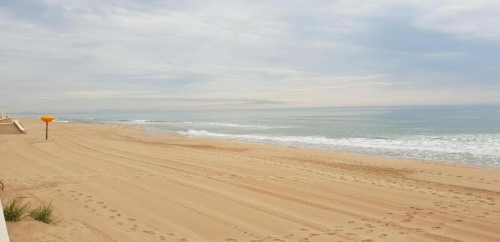 Piles Playa Beach Apartment Экстерьер фото